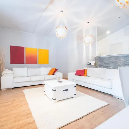 Holiday Levi White House Sirkka